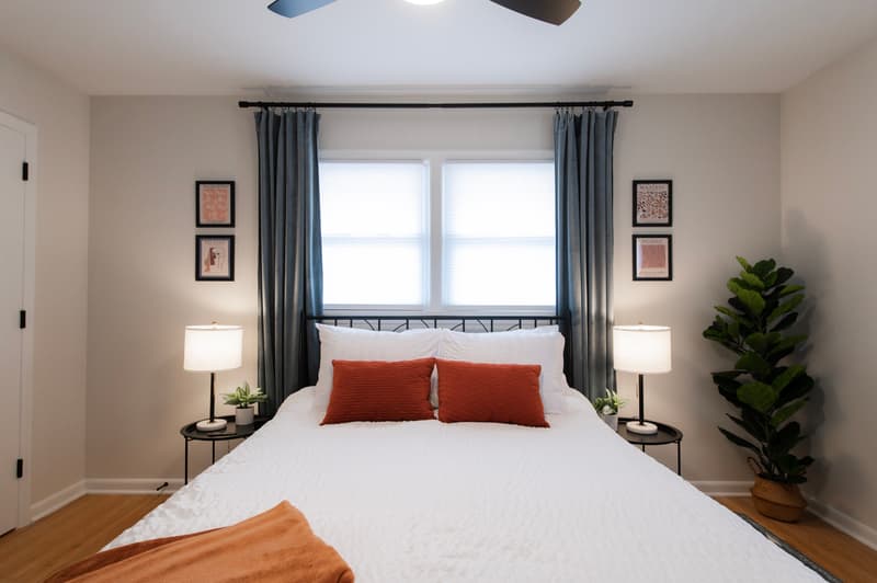 Vintage Modern Mid-Century Gem